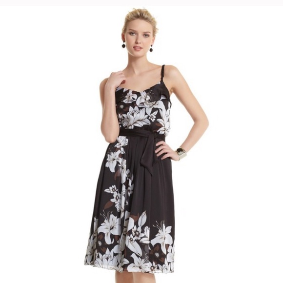 White House Black Market Dresses & Skirts - WHBM Floral Blouson Dress Ruffled Dress